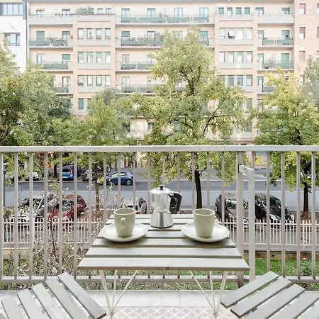 Giro 58, 2 Bedroom Apartament, Close To San Siro, Fiera And 10 Min Metro To Duomo-3