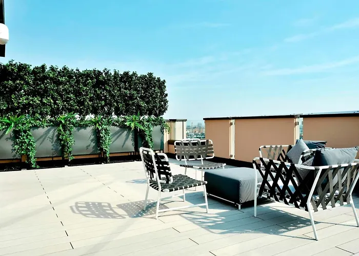 San Babila Duomo View With Shared Rooftop Terrace